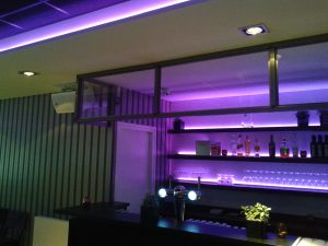 Interieur, interieurstylist, interieurarchitect, horeca interieur, horeca, winkel winkelinterieur, bar voetsteps, flessenhemel, flessenrek, baropbouw, tafel, tafels, balustrade, balustrade op maat, design, interieurontwerp, café, bar, hotel, restaurant, wijnkast, wijnrek, industrieel wijnrek, industriële wijnkast, horeca aankleding, industrieel kledingrek, broekenwand, broekenkast, industriële kledingrekken, kassa, vitrine, vitrinekast, zwart staal, staal op maat, op maat gemaakt, gecoat, 3d tekeningen, interieurbouw, interieur op maat, tafelpoten, barkruk, glazenrek, paskamer, design, staal, RVS, kast van staal, stalen deuren, deuren van staal, deuren van staal en glas, ontwerp, op maat, trap, aankleding, industriële wijnkast, industrieel wijnrek, windscherm, terras, fietsenrek, fietsenhok, lamp, lampen, verlichting, rek,