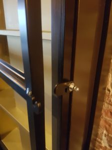 Interieur, interieurstylist, interieurarchitect, horeca interieur, horeca, winkel winkelinterieur, bar voetsteps, flessenhemel, flessenrek, baropbouw, tafel, tafels, balustrade, balustrade op maat, design, interieurontwerp, café, bar, hotel, restaurant, wijnkast, wijnrek, industrieel wijnrek, industriële wijnkast, horeca aankleding, industrieel kledingrek, broekenwand, broekenkast, industriële kledingrekken, kassa, vitrine, vitrinekast, zwart staal, staal op maat, op maat gemaakt, gecoat, 3d tekeningen, interieurbouw, interieur op maat, tafelpoten, barkruk, glazenrek, paskamer, design, staal, RVS, kast van staal, stalen deuren, deuren van staal, deuren van staal en glas, ontwerp, op maat, trap, aankleding, industriële wijnkast, industrieel wijnrek, windscherm, terras, fietsenrek, fietsenhok, lamp, lampen, verlichting, rek, horeca interieur Smaek, Sieben design