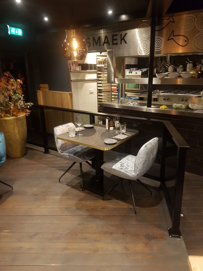 Interieur, interieurstylist, interieurarchitect, horeca interieur, horeca, winkel winkelinterieur, bar voetsteps, flessenhemel, flessenrek, baropbouw, tafel, tafels, balustrade, balustrade op maat, design, interieurontwerp, café, bar, hotel, restaurant, wijnkast, wijnrek, industrieel wijnrek, industriële wijnkast, horeca aankleding, industrieel kledingrek, broekenwand, broekenkast, industriële kledingrekken, kassa, vitrine, vitrinekast, zwart staal, staal op maat, op maat gemaakt, gecoat, 3d tekeningen, interieurbouw, interieur op maat, tafelpoten, barkruk, glazenrek, paskamer, design, staal, RVS, kast van staal, stalen deuren, deuren van staal, deuren van staal en glas, ontwerp, op maat, trap, aankleding, industriële wijnkast, industrieel wijnrek, windscherm, terras, fietsenrek, fietsenhok, lamp, lampen, verlichting, rek,