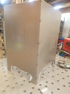 Steiger, poort, bloembak, bloembakken, plantenbak, plantenbak van staal, bloembak van staal, plantenbak op maat, bloembak op maat, bloembak cortenstaal, plantenbak cortenstaal, lamp, buitenlamp, lamp staal, lamp cortenstaal. Tuinscherm op maat, tuinschermen op maat, tuinscherm cortenstaal, tuinscherm staal, poorten van staal, poort op maat, voordeur portaal, overkapping van staal, tuinbank van staal en hout, tuintafel staal en hout. Cortenstaal tuinartikelen, Stalen tuinartikelen, tuin op maat.bordes staal, bordes cortenstaal, windscherm, staal op maat, cortenstaal op maat. Tuinverlichting, tuinverlichting op maathoreca, terras, fietsenstalling van staal, cortenstaal