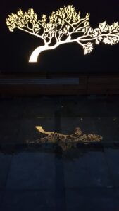 Verlichting, lampen, lamp, buitenlamp, sfeerverlichting, Verlichting van staal, logo, logo met verlichting, RVS, Cortenstaal, duurzaam, duurzame verlichting, maatwerk, op maat, verlichting op maat, sfeervolle verlichting, boom lamp, logo lamp, lamp boom, lamp logo, reclame verlichting, signing, signing verlichting, verlichting op maat, eigen ontwerp lampen