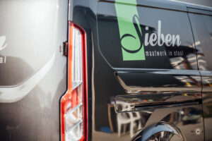 Nieuwe bus, Siebendesign, Autobelettering Eindhoven.nl, Fotonicolai.nl, Bestpoint productions, Maatwerk staal, Interieurbouw in staal, lassen, 3d cad, werkplaats, vakmanschap, Sieben design en techniek
