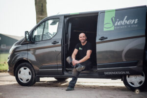 Nieuwe bus, Siebendesign, Autobelettering Eindhoven.nl, Fotonicolai.nl, Bestpoint productions, Maatwerk staal, Interieurbouw in staal, lassen, 3d cad, werkplaats, vakmanschap, Sieben design en techniek