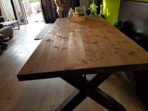 Industriële tafelpoten, Visgraat tafel, eetkamertafel, tafel, x poten van staal, matrix tafelpoot van staal, H tafelpoot van staal, stalen tafelpoten, stalen tafelpoot op maat. Eetkamertafel op maat, tafel op maat. Eiken tafel, boomstam tafel, ovale tafel, zwarte tafel. Tafel met stalen rand, zwart tafel, vergadertafel, salontafel, industriële tafel, stalen tafelpoten op maat, maatwerk tafel
