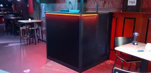 Interieur, interieurstylist, interieurarchitect, horeca interieur, horeca, winkel winkelinterieur, bar voetsteps, flessenhemel, flessenrek, baropbouw, tafel, tafels, balustrade, balustrade op maat, design, interieurontwerp, café, bar, hotel, restaurant, wijnkast, wijnrek, industrieel wijnrek, industriële wijnkast, horeca aankleding, industrieel kledingrek, broekenwand, broekenkast, industriële kledingrekken, kassa, vitrine, vitrinekast, zwart staal, staal op maat, op maat gemaakt, gecoat, 3d tekeningen, interieurbouw, interieur op maat, tafelpoten, barkruk, glazenrek, paskamer, design, staal, RVS, kast van staal, stalen deuren, deuren van staal, deuren van staal en glas, ontwerp, op maat, trap, aankleding, industriële wijnkast, industrieel wijnrek, windscherm, terras, fietsenrek, fietsenhok, lamp, lampen, verlichting, rek,