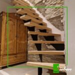 Stalen trap met eiken treden op maat gemaakt door Siebendesign.nl. Voor al uw interieurprojecten met staal. We helpen u graag met mogelijk maken wat onmogelijk lijkt. Stalen deuren, taatsdeuren van staal, keuken opbergrek, wandkasten , tafels en stalen tafelpoten en meer