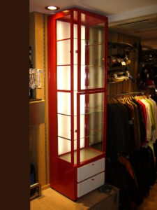 Interieur, interieurstylist, interieurarchitect, horeca interieur, horeca, winkel winkelinterieur, bar voetsteps, flessenhemel, flessenrek, baropbouw, tafel, tafels, balustrade, balustrade op maat, design, interieurontwerp, café, bar, hotel, restaurant, wijnkast, wijnrek, industrieel wijnrek, industriële wijnkast, horeca aankleding, industrieel kledingrek, broekenwand, broekenkast, industriële kledingrekken, kassa, vitrine, vitrinekast, zwart staal, staal op maat, op maat gemaakt, gecoat, 3d tekeningen, interieurbouw, interieur op maat, tafelpoten, barkruk, glazenrek, paskamer, design, staal, RVS, kast van staal, stalen deuren, deuren van staal, deuren van staal en glas, ontwerp, op maat, trap, aankleding, industriële wijnkast, industrieel wijnrek, windscherm, terras, fietsenrek, fietsenhok, lamp, lampen, verlichting, rek,