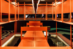 Barmeubel/flessenhemel Sportiom, horeca, horeca interieur, flessenrek, maatwerk, vakmanschap, Siebendesign, interieur op maat, interieur, bar, Sportiom
