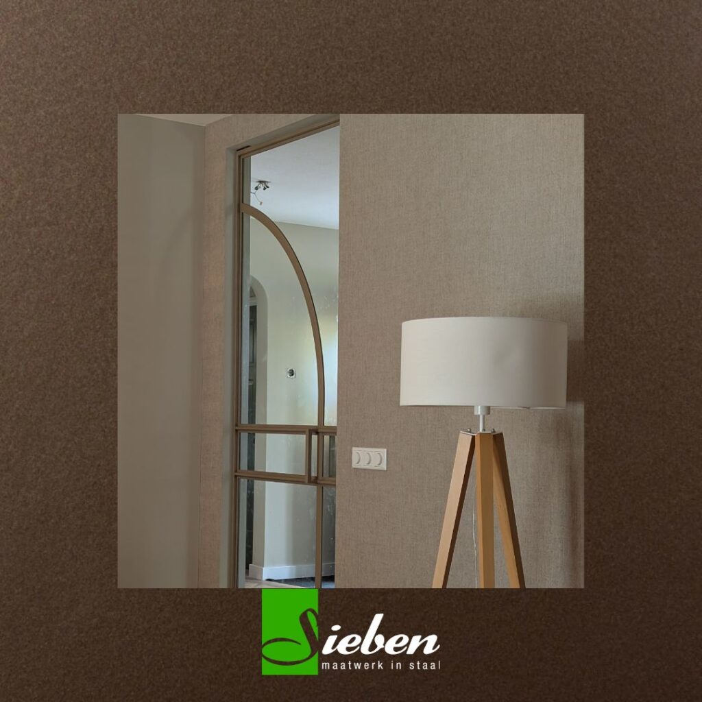 Taatsdeur Met Boog En Band In Quartz. Op Maat Gemaakt By Siebendesign.nl