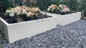 Witte platenbakken van staal op maat, Siebendesign.nl