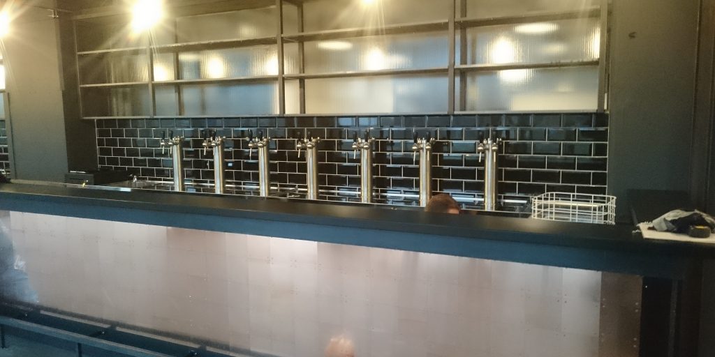 Interieur, interieurstylist, interieurarchitect, horeca interieur, horeca, winkel winkelinterieur, bar voetsteps, flessenhemel, flessenrek, baropbouw, tafel, tafels, balustrade, balustrade op maat, design, interieurontwerp, café, bar, hotel, restaurant, wijnkast, wijnrek, industrieel wijnrek, industriële wijnkast, horeca aankleding, industrieel kledingrek, broekenwand, broekenkast, industriële kledingrekken, kassa, vitrine, vitrinekast, zwart staal, staal op maat, op maat gemaakt, gecoat, 3d tekeningen, interieurbouw, interieur op maat, tafelpoten, barkruk, glazenrek, paskamer, design, staal, RVS, kast van staal, stalen deuren, deuren van staal, deuren van staal en glas, ontwerp, op maat, trap, aankleding, industriële wijnkast, industrieel wijnrek, windscherm, terras, fietsenrek, fietsenhok, lamp, lampen, verlichting, rek,