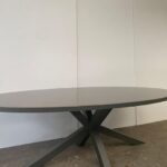 Tafel gepatineerde metaalcoating, Industriële tafelpoten, Visgraat tafel, eetkamertafel, tafel, x poten van staal, matrix tafelpoot van staal, H tafelpoot van staal, stalen tafelpoten, stalen tafelpoot op maat. Eetkamertafel op maat, tafel op maat. Eiken tafel, boomstam tafel, ovale tafel, zwarte tafel. Tafel met stalen rand, zwart tafel, vergadertafel, salontafel, industriële tafel, stalen tafelpoten op maat, maatwerk tafel