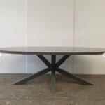 Tafel gepatineerde metaalcoating, Industriële tafelpoten, Visgraat tafel, eetkamertafel, tafel, x poten van staal, matrix tafelpoot van staal, H tafelpoot van staal, stalen tafelpoten, stalen tafelpoot op maat. Eetkamertafel op maat, tafel op maat. Eiken tafel, boomstam tafel, ovale tafel, zwarte tafel. Tafel met stalen rand, zwart tafel, vergadertafel, salontafel, industriële tafel, stalen tafelpoten op maat, maatwerk tafel