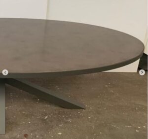 Tafel gepatineerde metaalcoating, Industriële tafelpoten, Visgraat tafel, eetkamertafel, tafel, x poten van staal, matrix tafelpoot van staal, H tafelpoot van staal, stalen tafelpoten, stalen tafelpoot op maat. Eetkamertafel op maat, tafel op maat. Eiken tafel, boomstam tafel, ovale tafel, zwarte tafel. Tafel met stalen rand, zwart tafel, vergadertafel, salontafel, industriële tafel, stalen tafelpoten op maat, maatwerk tafel