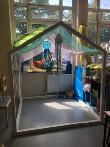 Maatwerk staal, op maat gemaakt, bordes van staal, trapleuning, trap, werkplaatsinrichting, staal projecten, lassen, design, praktisch, logo uit staal, passend, lassen, coaten, ral kleuren, ventilatieventiel, signing, reclameborden, staal, cortenstaal, rvs, aluminium, horeca, winkel, keuken, afwerking, projecten, projecten in staal, samenwerken, interieurbouw, interieur op maat, Interieur, interieurstylist, interieurarchitect, horeca interieur, horeca, winkel winkelinterieur, bar voetsteps, flessenhemel, flessenrek, baropbouw, tafel, tafels, balustrade, balustrade op maat, design, interieurontwerp, café, bar, hotel, restaurant, wijnkast, wijnrek, industrieel wijnrek, industriële wijnkast, horeca aankleding, ontwerp, logo, verlichting, lamp, railing, bar, deuren, 3D cad, solidworks, tekening, balustrade, barkruk, Sieben Design, Horeca interieur, Speelhuisje, frame huisje, kleuters, peuter, peuterspeelzaal, kinderopvang, kleuterjuf, kleuterklas, onderwijs