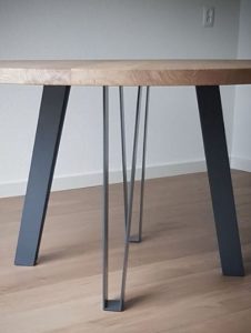 Industriële tafelpoten, Visgraat tafel, eetkamertafel, tafel, x poten van staal, matrix tafelpoot van staal, H tafelpoot van staal, stalen tafelpoten, stalen tafelpoot op maat. Eetkamertafel op maat, tafel op maat. Eiken tafel, boomstam tafel, ovale tafel, zwarte tafel. Tafel met stalen rand, zwart tafel, vergadertafel, salontafel, industriële tafel, stalen tafelpoten op maat, maatwerk tafel