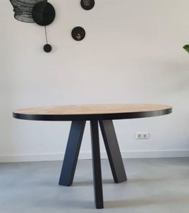 Industriële tafelpoten, Visgraat tafel, eetkamertafel, tafel, x poten van staal, matrix tafelpoot van staal, H tafelpoot van staal, stalen tafelpoten, stalen tafelpoot op maat. Eetkamertafel op maat, tafel op maat. Eiken tafel, boomstam tafel, ovale tafel, zwarte tafel. Tafel met stalen rand, zwart tafel, vergadertafel, salontafel, industriële tafel, stalen tafelpoten op maat, maatwerk tafel